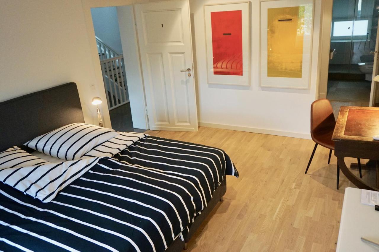 Privatzimmer Schoenfelder デュッセルドルフ エクステリア 写真