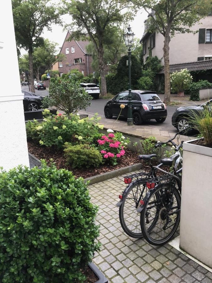 Privatzimmer Schoenfelder デュッセルドルフ エクステリア 写真