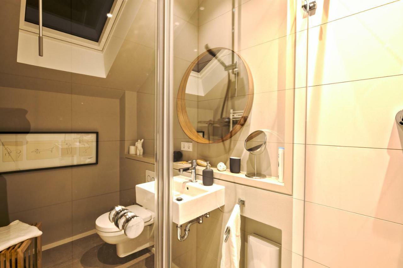 Privatzimmer Schoenfelder デュッセルドルフ エクステリア 写真