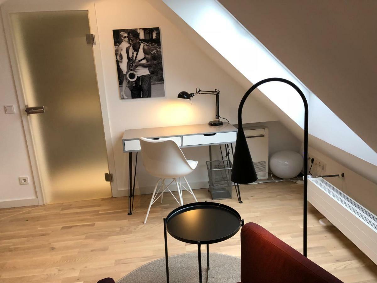 Privatzimmer Schoenfelder デュッセルドルフ エクステリア 写真