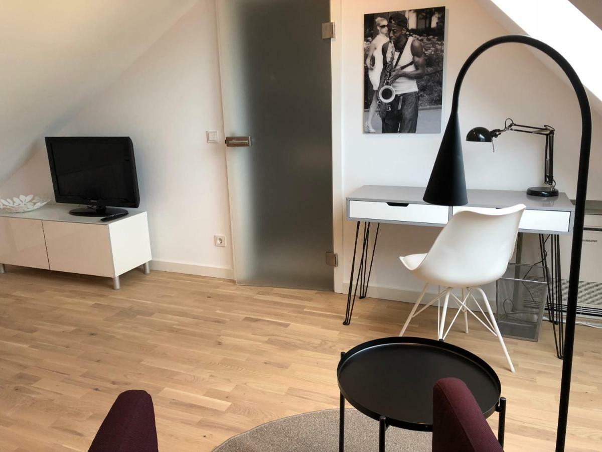 Privatzimmer Schoenfelder デュッセルドルフ エクステリア 写真
